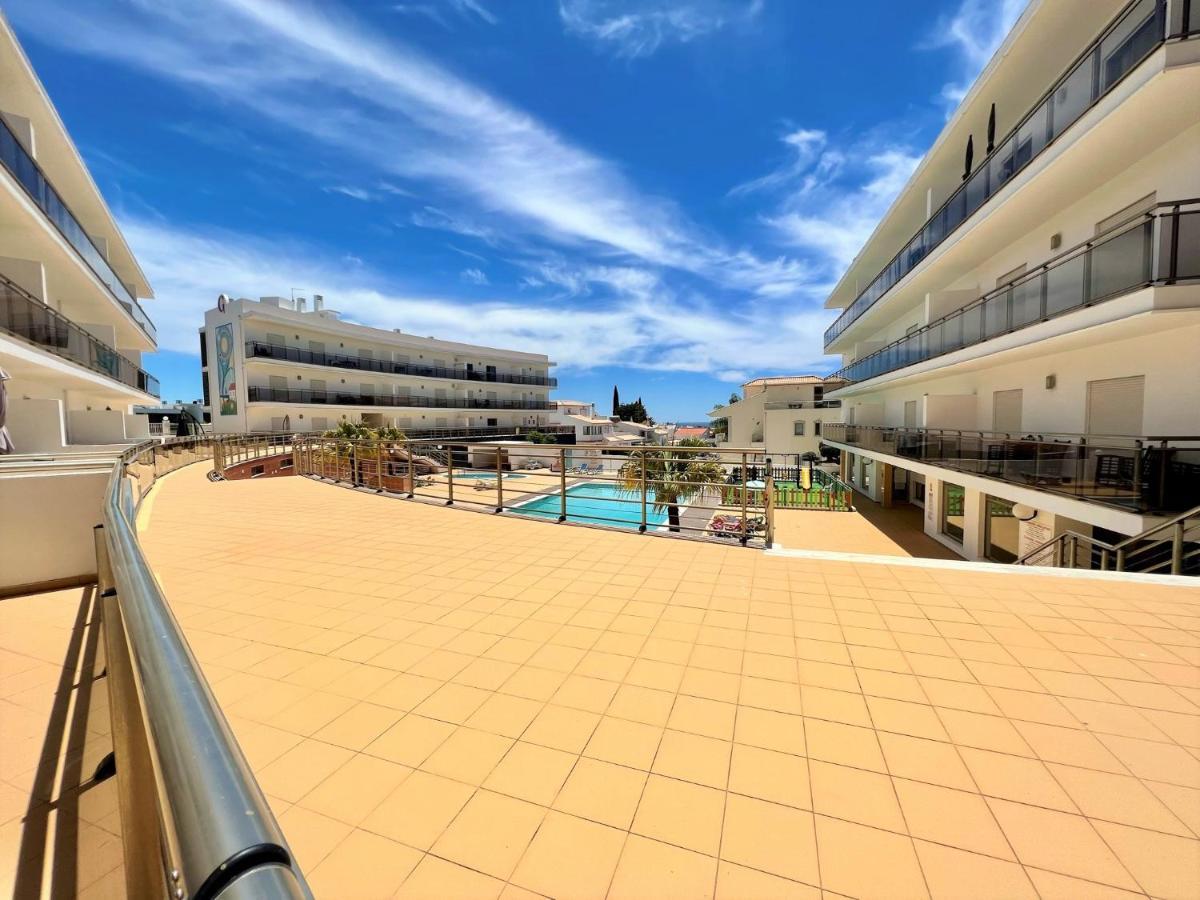 Апартаменты Albufeira Terrace With Pool By Homing Экстерьер фото